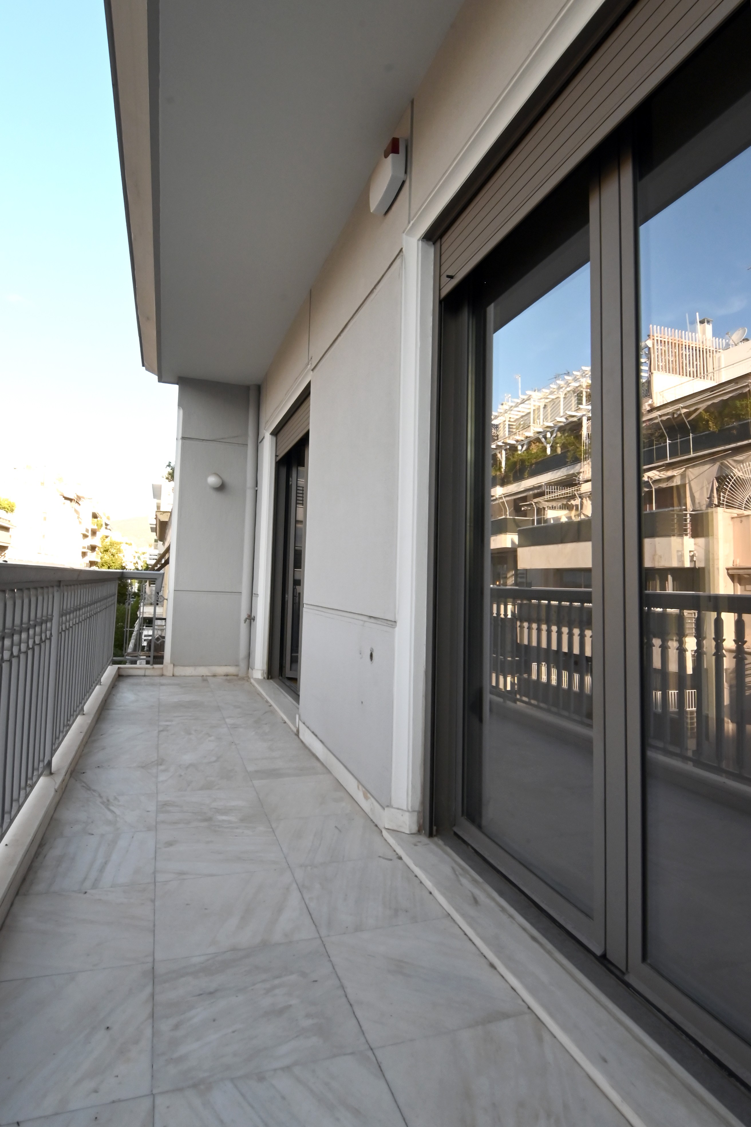 Apartment located in a prestigious landmark building in the heart of Athens