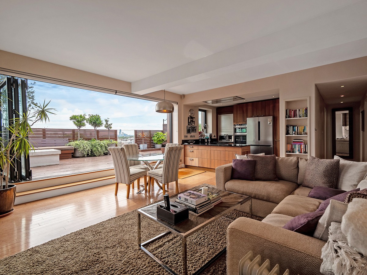 Queensway, London, W2