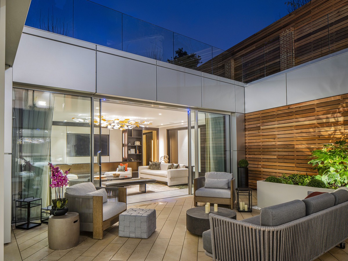 Lyndhurst Gardens, London, NW3